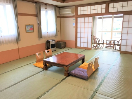 和室15畳+広縁4畳+ベランダ付　富士山全景が望めるお部屋